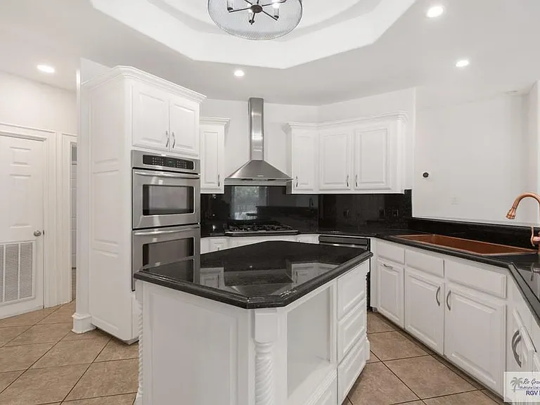 5684 Heron Cove Ln — Photo 9