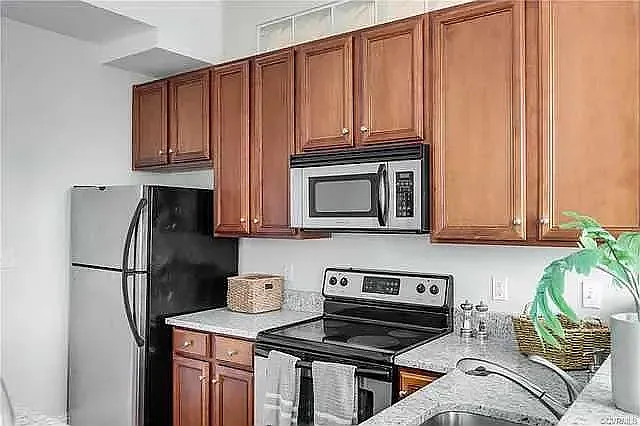 1301 Porter St #202 — Photo 12