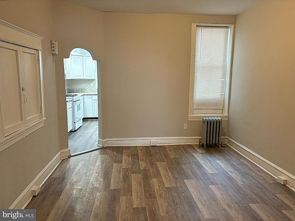 4th image of 2011 Wilmot St