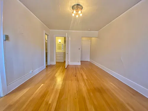 Floor plan 204