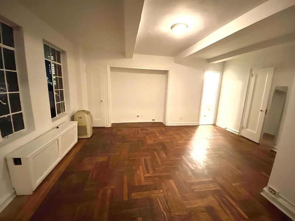 2nd image of 312 E 42nd St #2906