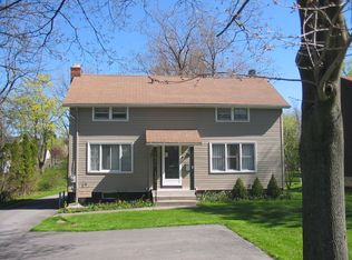 1906 Penfield Rd, Penfield, NY 14526