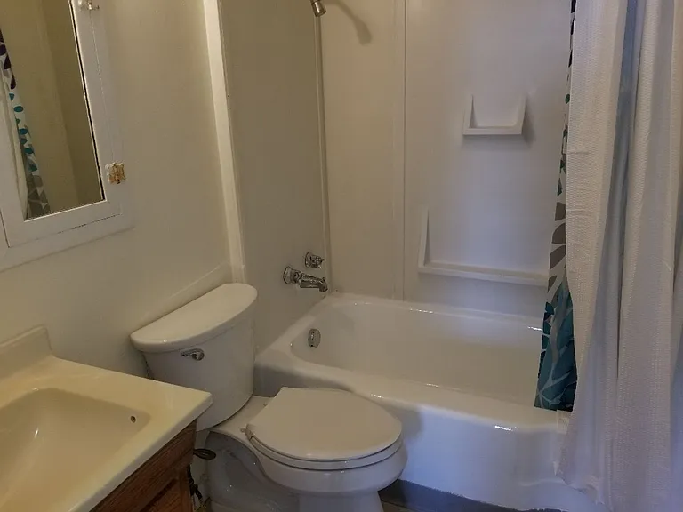 150 E Everett Ave — Photo 5