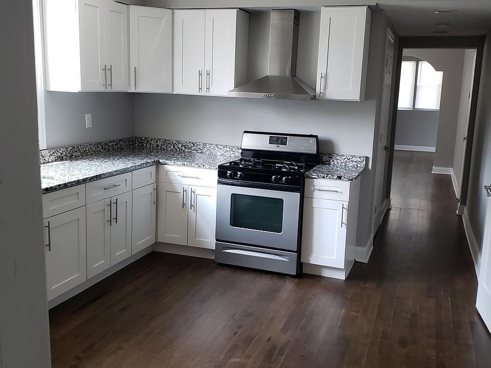 1st image of 4449 S Fairfield Ave Floor 1