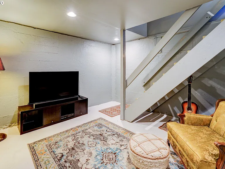 1225 NE 42nd Ave — Photo 22