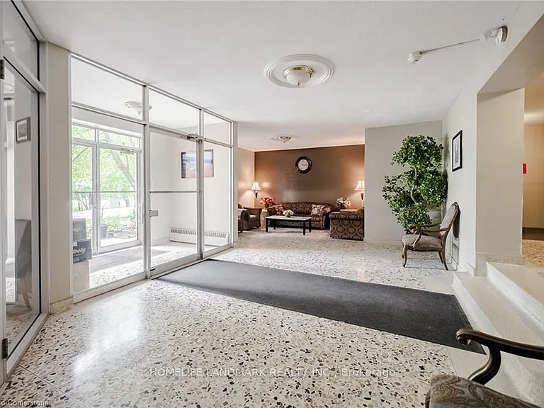 2385 Ontario St #307 — Photo 3