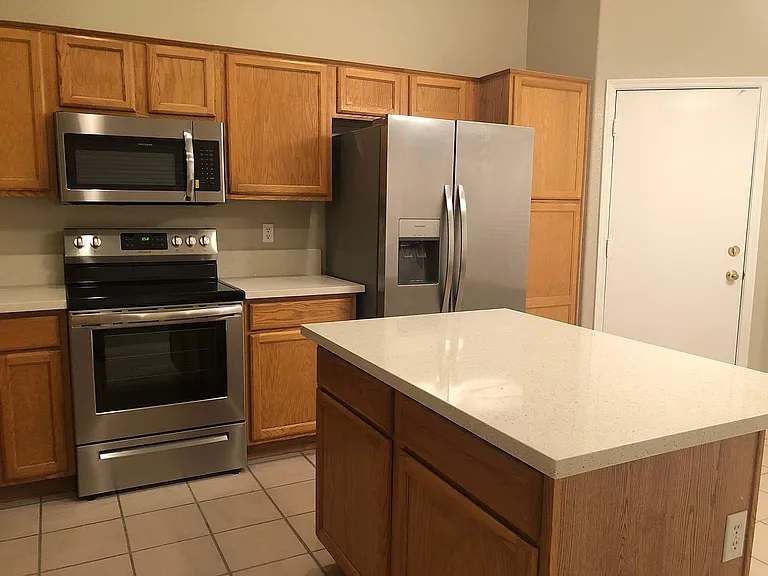 1077 W Swan Dr — Photo 10