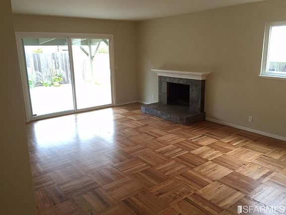 4th image of 1092 Manzanita Dr