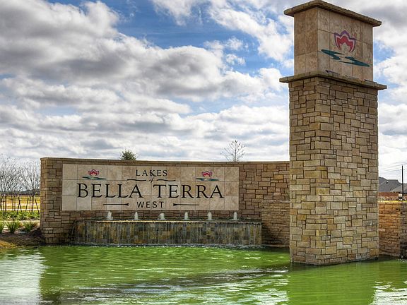 24510 Bludana Lane Lakes of Bella Terra West Monument
