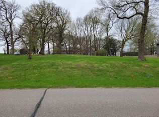 25989 Oak Ln, Spirit Lake, IA 51360