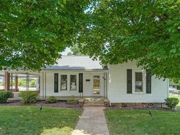 406 Greenwood St, Eden, NC 27288