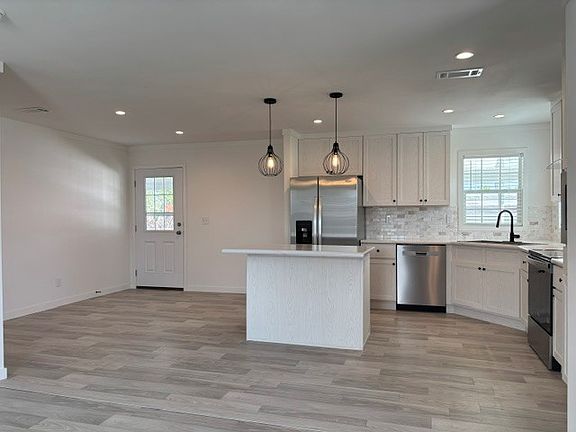 3rd image of 1116 Sleepy Hollow Rd #D086