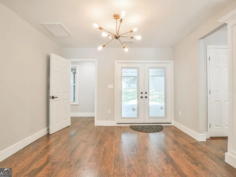 1391 Kennesaw Dr NW — Photo 5