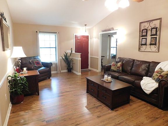 5th image of 102 Caldonia Way