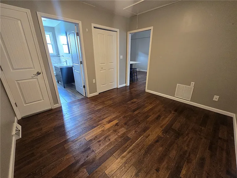 3025 Hazelhurst Ave — Photo 11