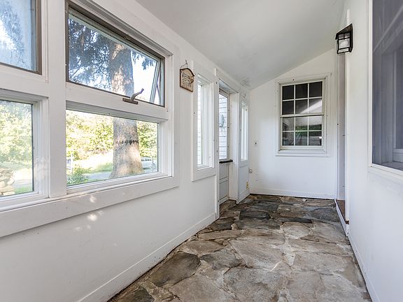 9 Maple Street Extension