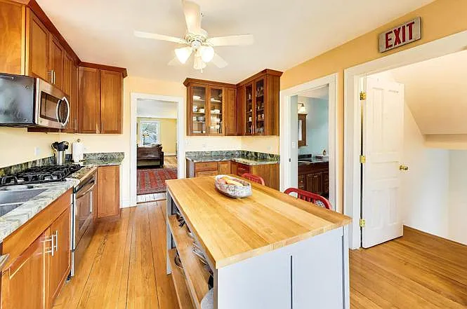 1811 Greenwood St #1 — Photo 8