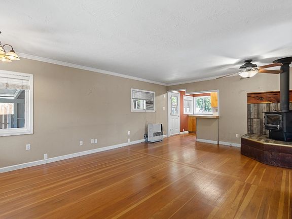 5th image of 656 Yama St