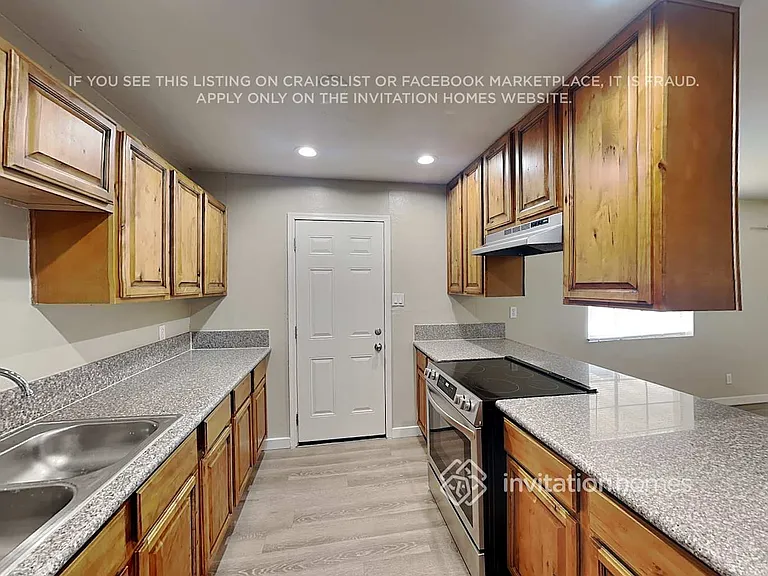 111 E McKinley St — Photo 6