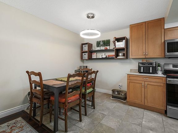 4th image of 444 E 6th Ave #201