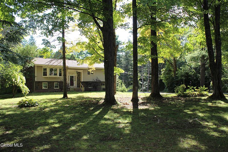 4th image of 482 Sweetman Road