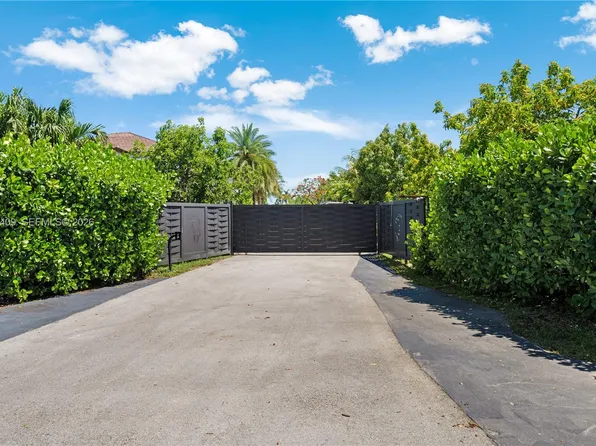 13050 SW 26th St, Miami, FL 33175