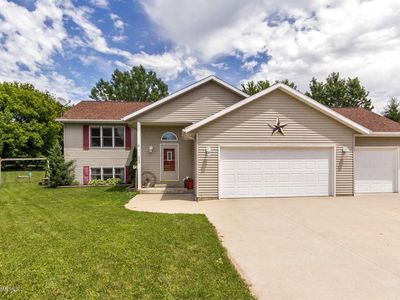 205 Lyman Ct NE, Racine, MN, 55967