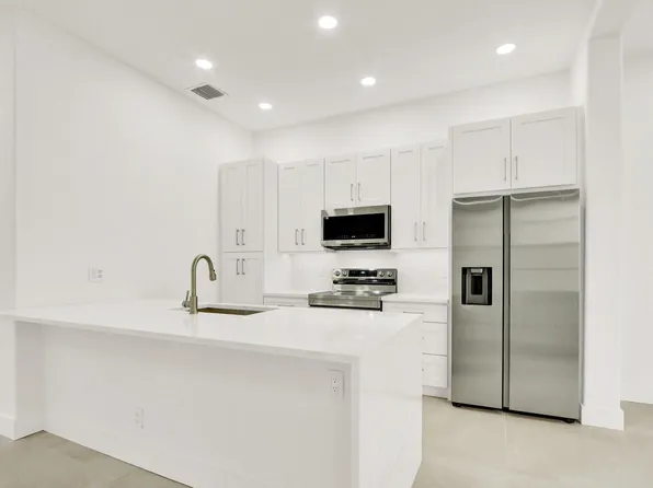2601 NW 7th Street #2601, Boynton Beach, FL 33426