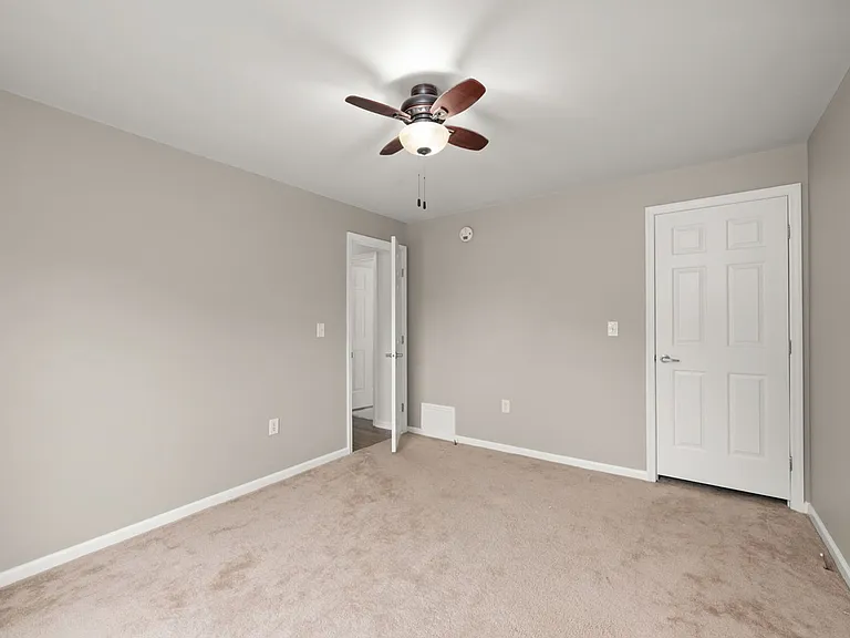 27723 Crozet Dr — Photo 22