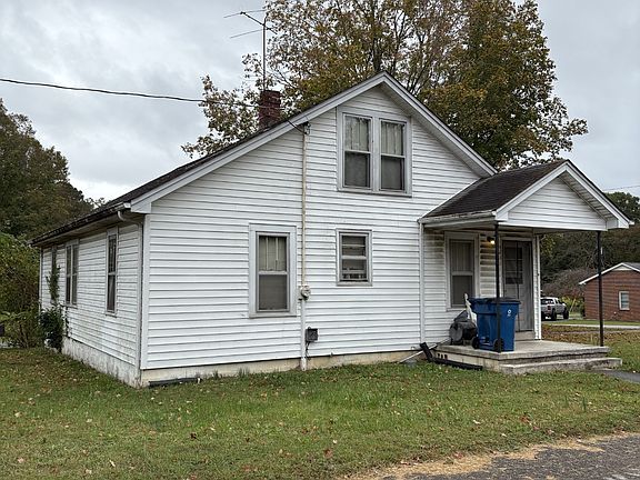 2nd image of 503 Oak Dr