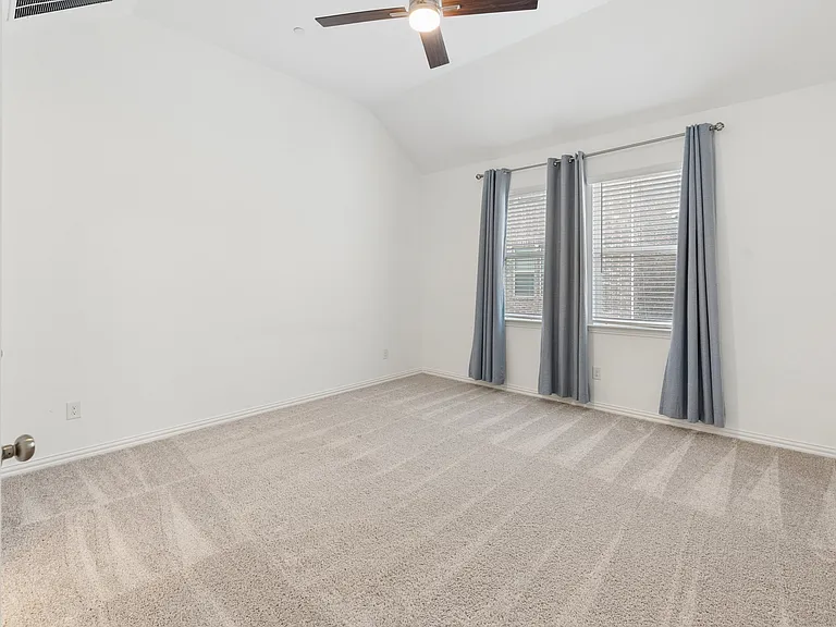 4532 Tripp St — Photo 16