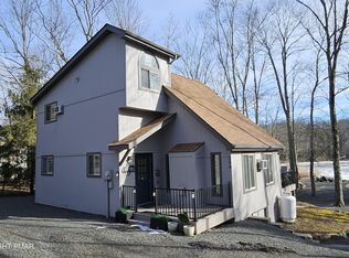 254 N Arrow Dr, Pocono Lake, PA
