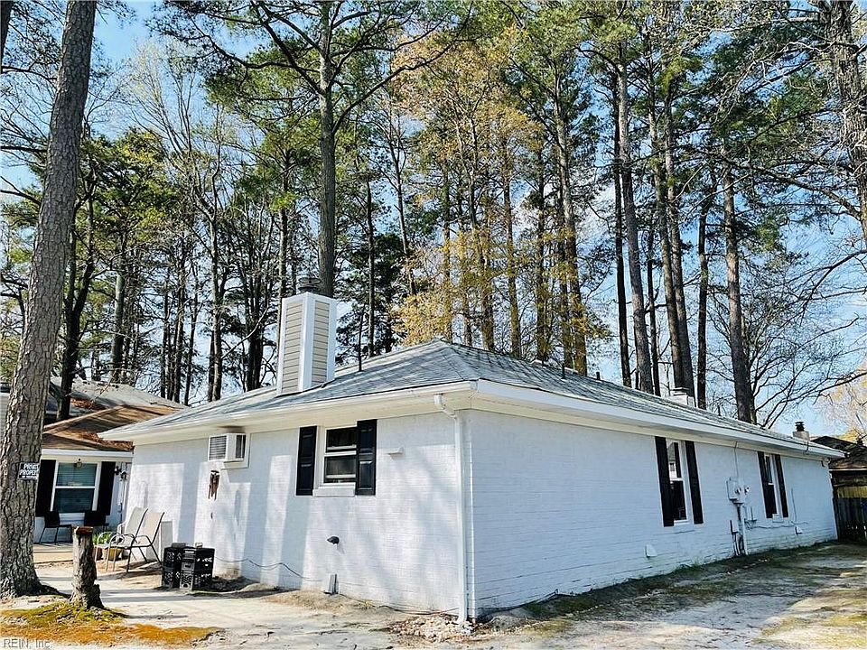 1st image of 703 S Rosemont Rd