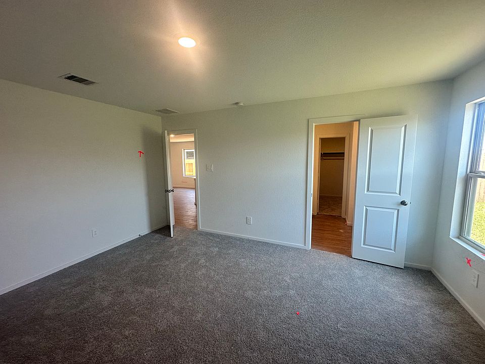 Master bed + bath w/ spacious walk-in closet