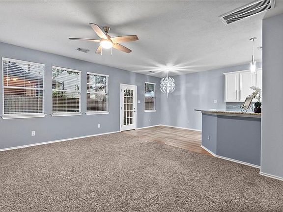 4th image of 99 Gallery Cove Ct
