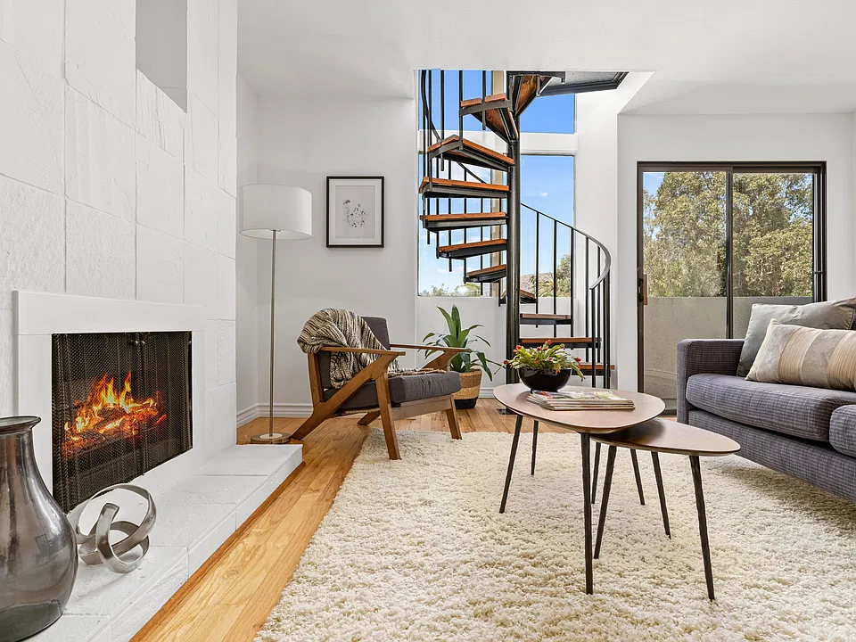 1940 N Highland Ave #Penthouse 76