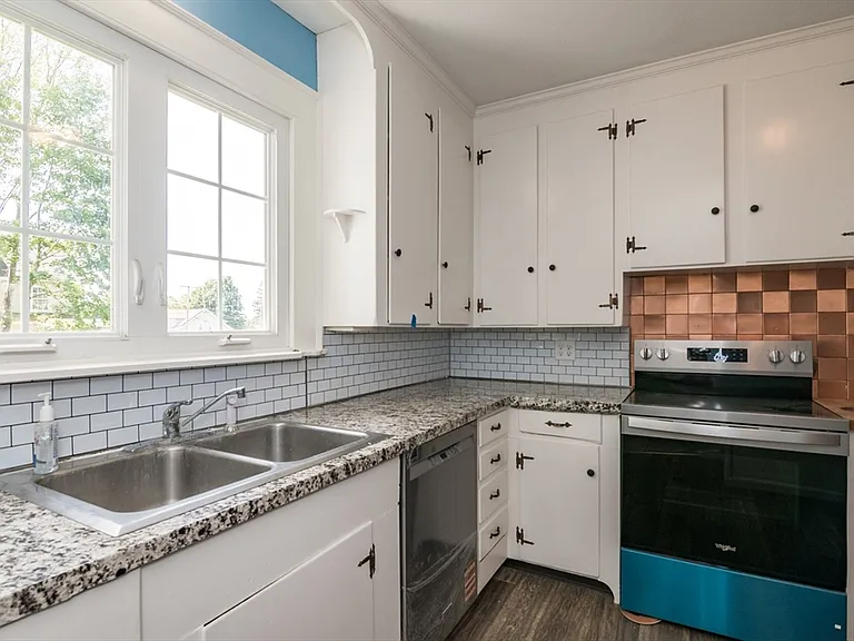 47 Pleasant St #1 — Photo 8