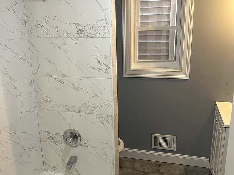 484 Avon Ave #1 — Photo 10