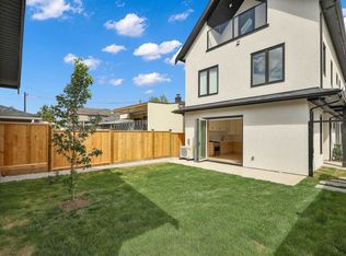 3695 E 26th Ave #2, Vancouver, BC V5R 1M1