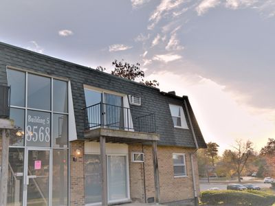 8568 W 102nd Ter APT 302, Palos Hills, IL, 60465