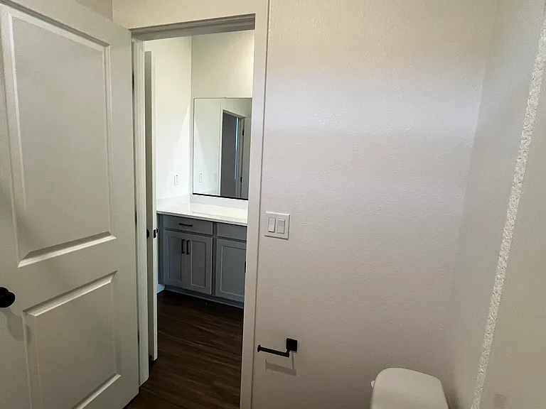 8133 Bodway Pkwy — Photo 36
