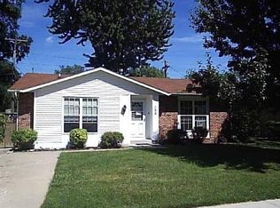 302 N Lowe Rd, Aroma Park, IL 60910