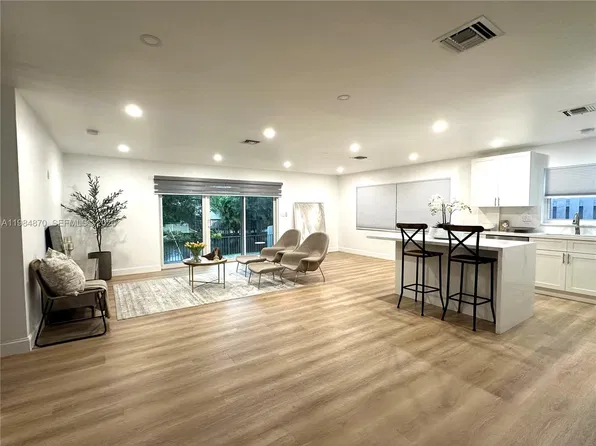 3042 Hayes St, Hollywood, FL 33021