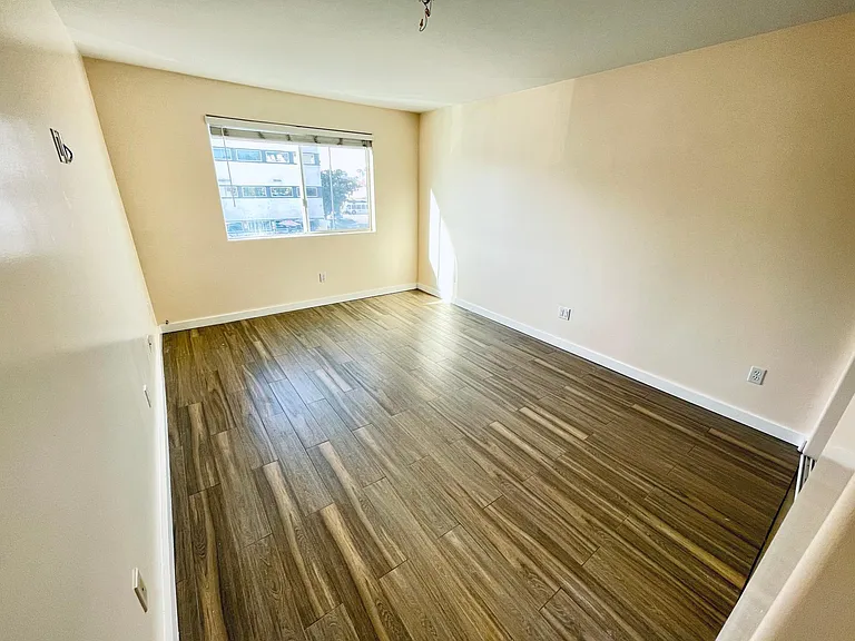 250 S Harvard Blvd #3 — Photo 20