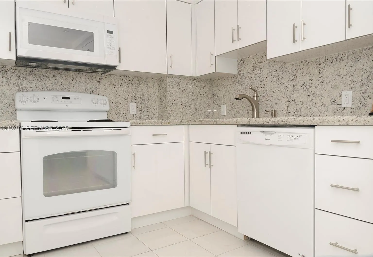 2 bed, 1521 sqft, $2,950 — Photo 1