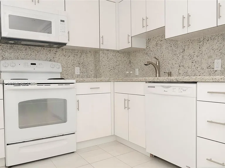 100 Bayview Dr #1028 — Photo 1