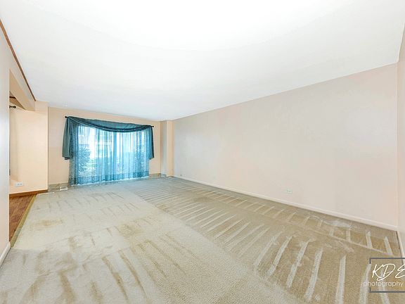 2nd image of 2932 Roberts Dr APT 4