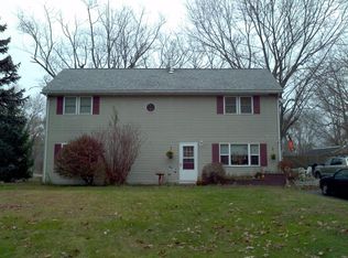 66 Douglas Dr, Bellingham, MA 02019