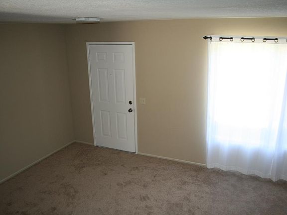 4th image of 1677 Heather Dr