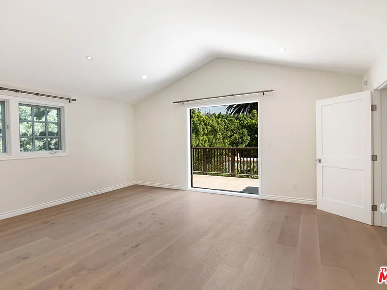 552 Wilcox Ave — Photo 27